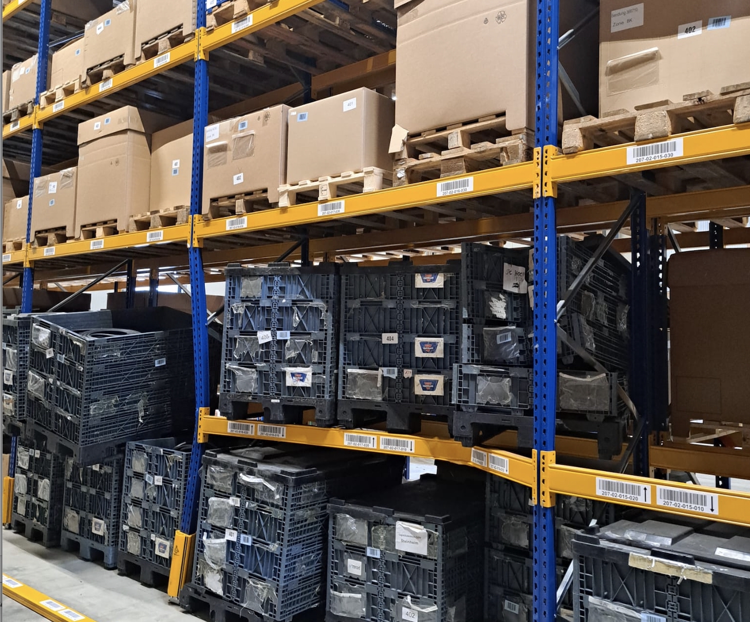 Einsatzfoto Droht Hochregal einzustürzen