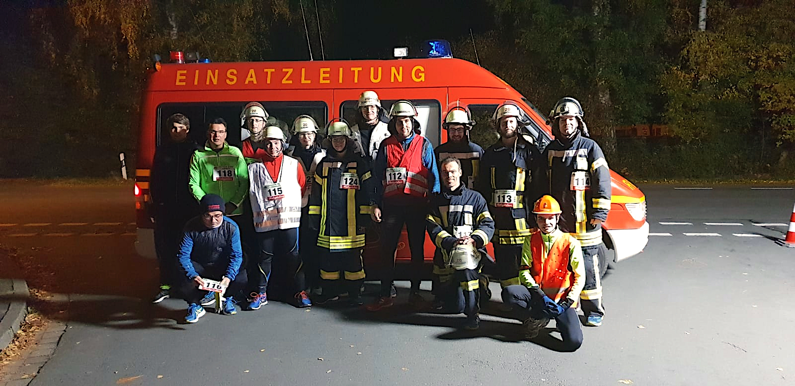 Feuerwehr beim Karnevalslauf